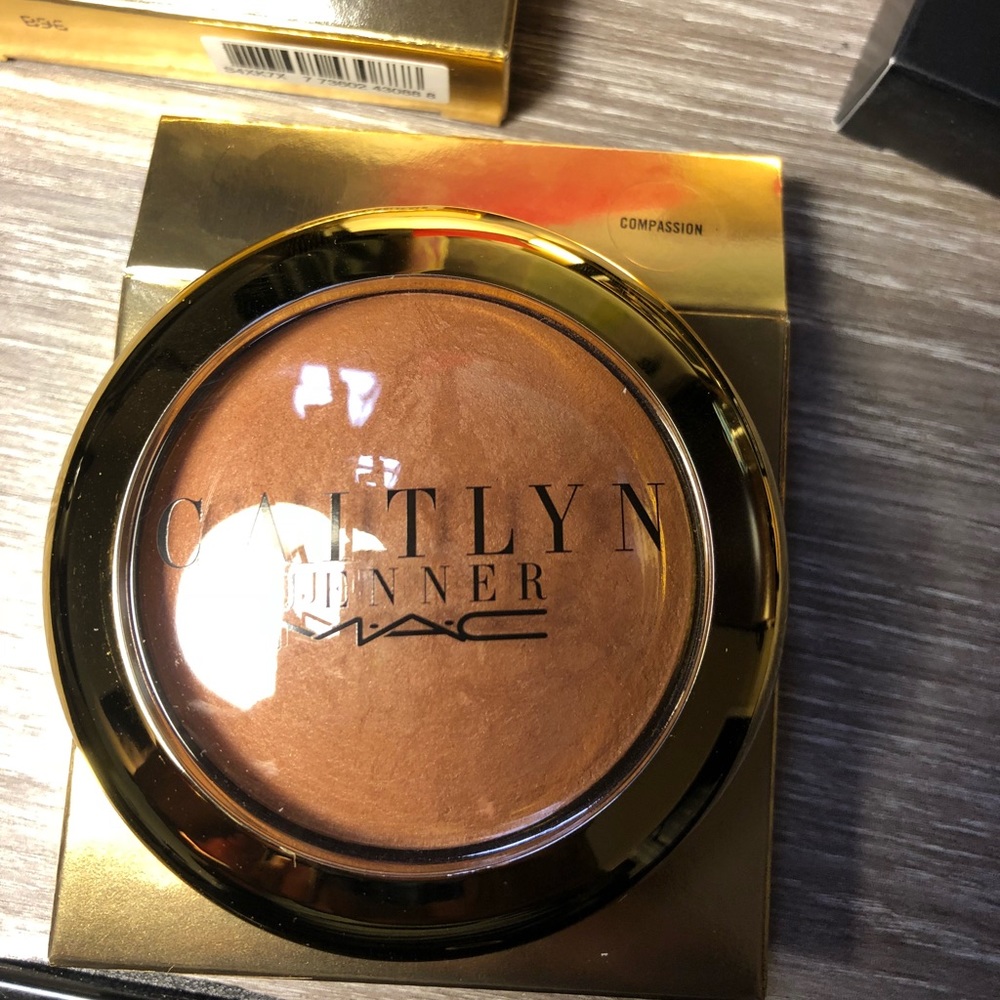 MAC caitlyn jenner bronzer